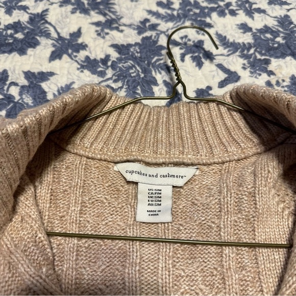 Cupcakes and Cashmere Poncho Cable Knit Cream Zip Up Neutral Cape Size S/M - Picture 7 of 10